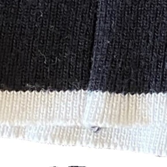 Cable and Gauge V-Neck Rayon Poyester blend - Black/White - Size L - Picture 4 of 6